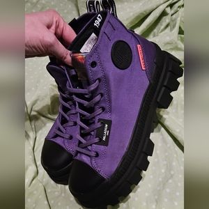 Palladium Revolt Hi Tx Sneaker Boots Goth Size 10 EUC